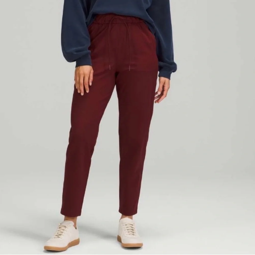 Lululemon Stretch High Rise 7/8 Length Pant 25